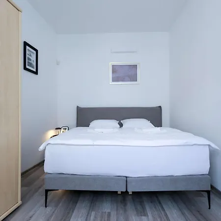 Spacious 2 Bedroom In