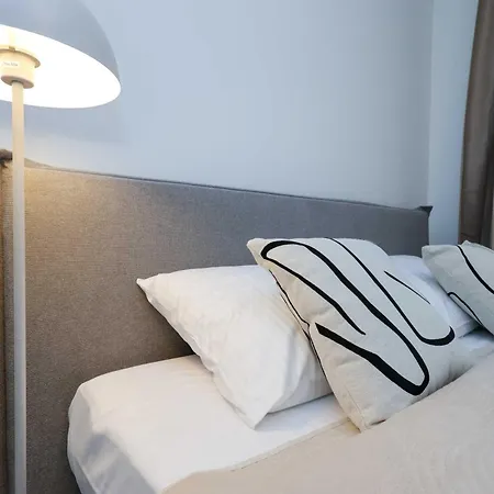 Spacious 2 Bedroom In *