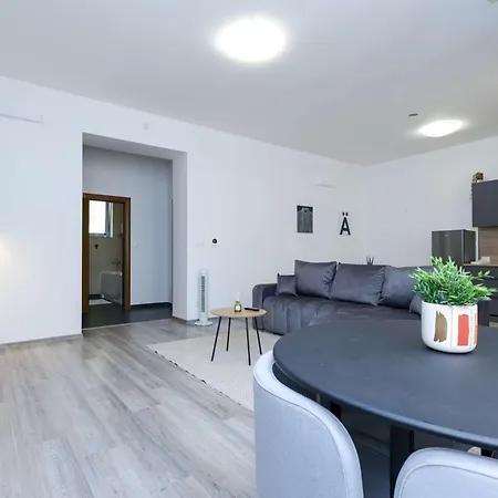 Spacious 2 Bedroom In Pozsony