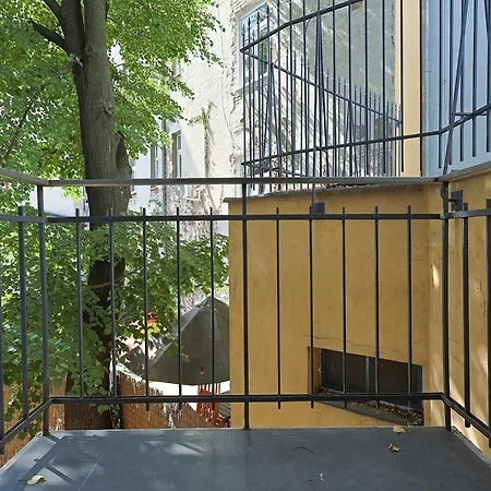 Spacious 2 Bedroom In Bratislava